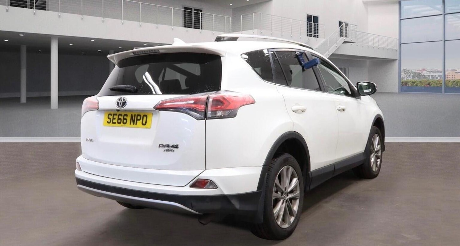 Used Toyota RAV4 2017 for sale - 76751762: Photo 5