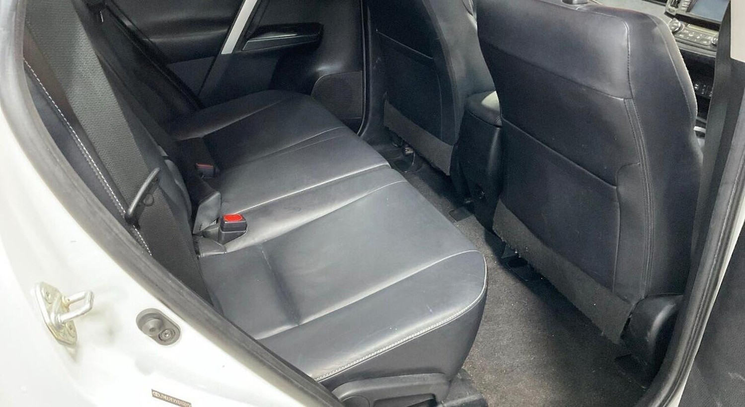 Used Toyota RAV4 2017 for sale - 76751762: Photo 9