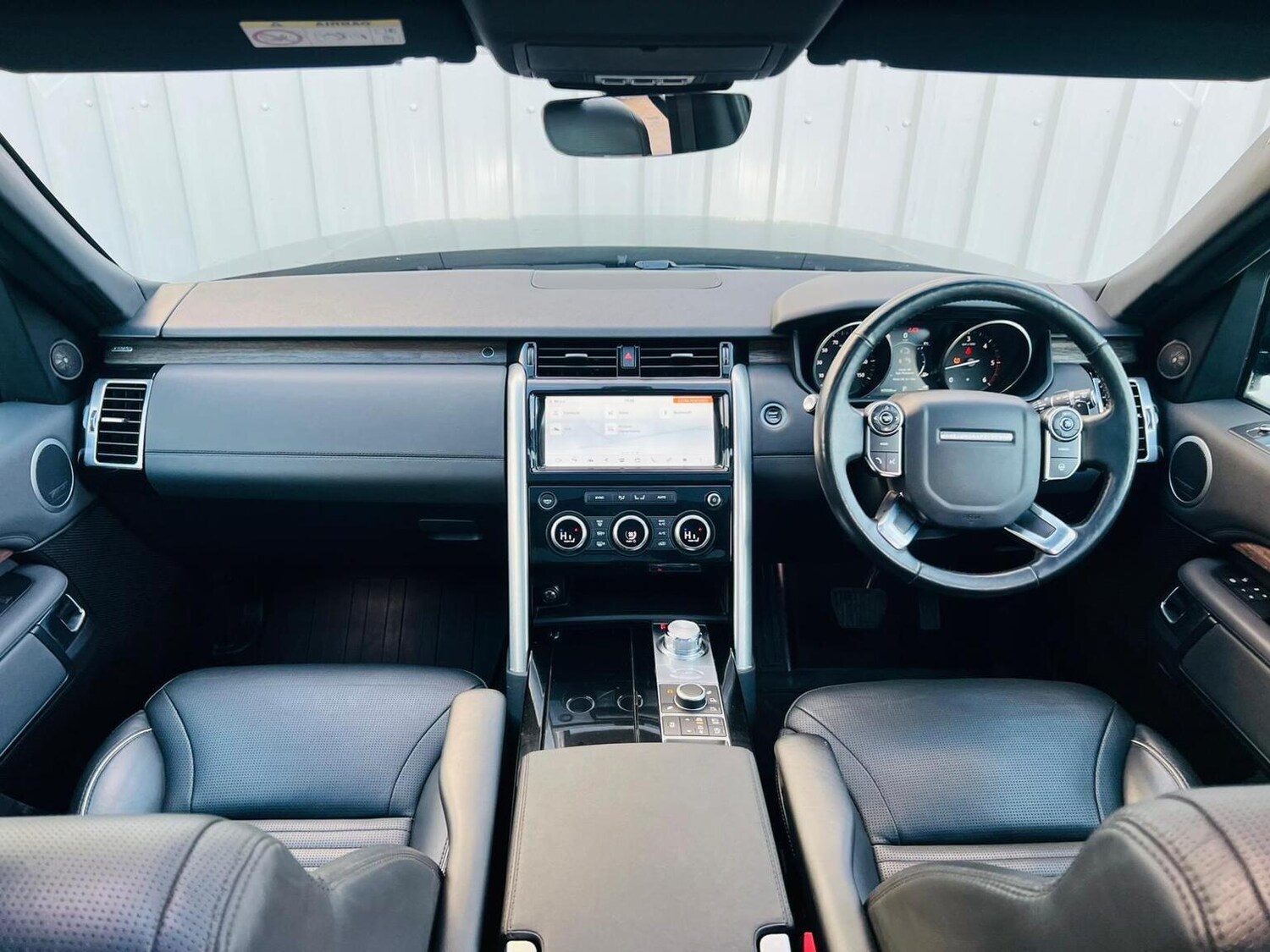 Used Land Rover Discovery 2017 for sale - 77915665: Photo 25