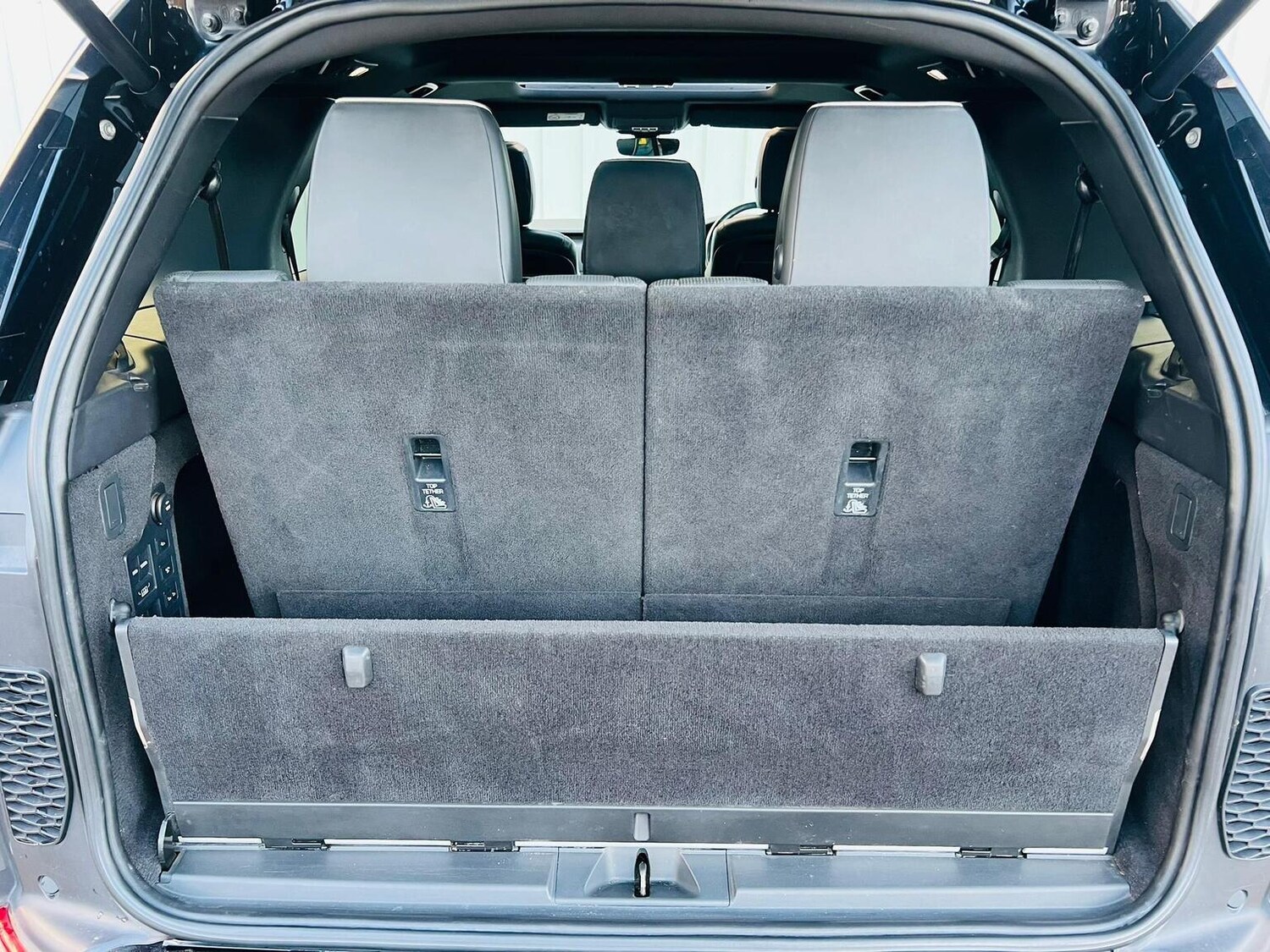 Used Land Rover Discovery 2017 for sale - 77915665: Photo 29