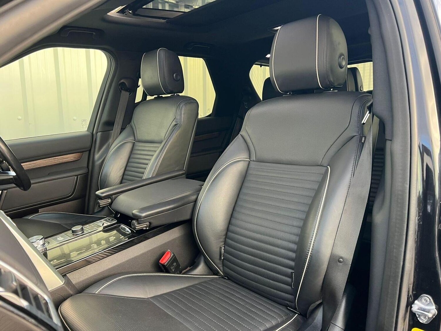 Used Land Rover Discovery 2017 for sale - 77915665: Photo 44