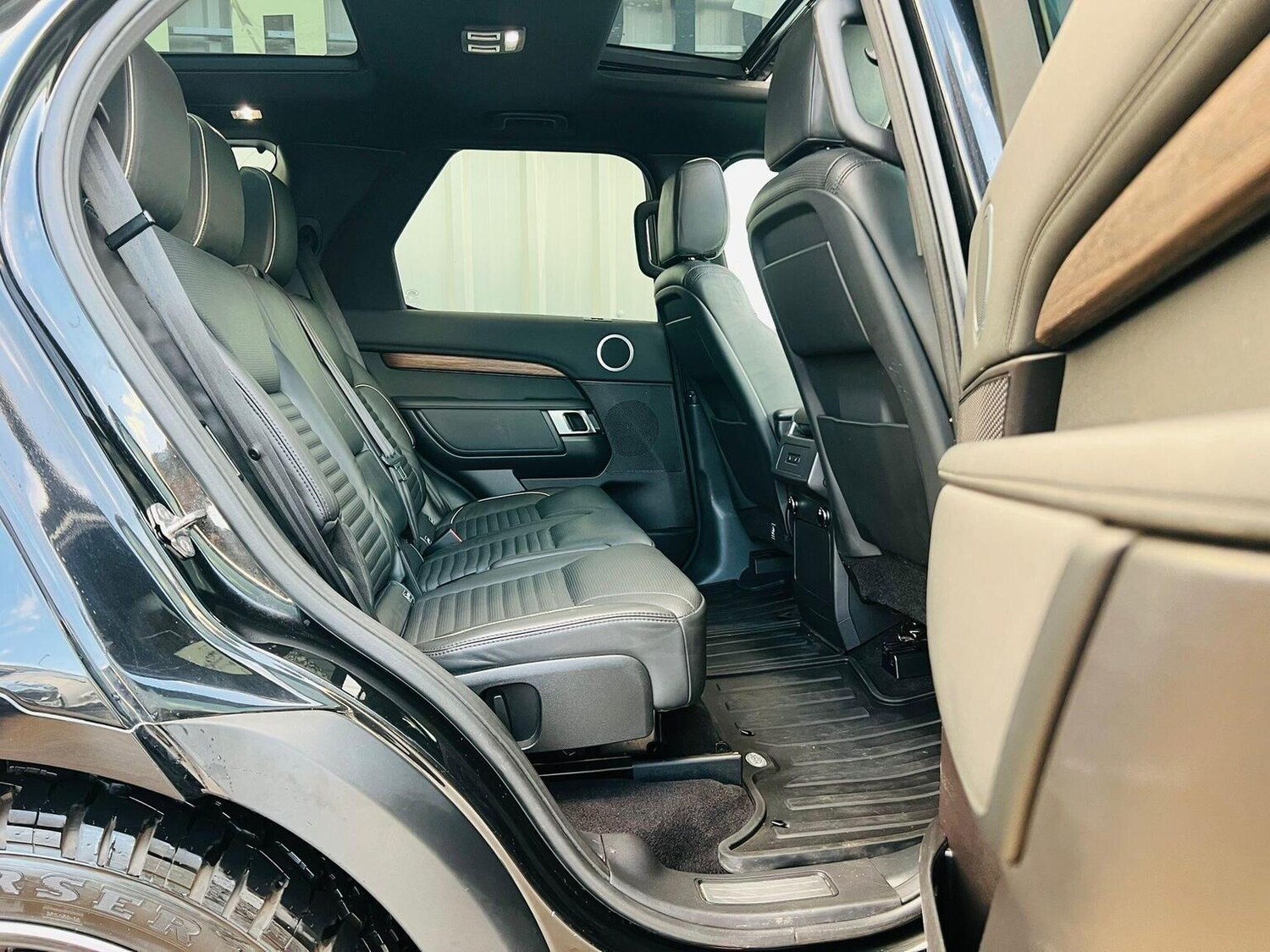 Used Land Rover Discovery 2017 for sale - 77915665: Photo 51