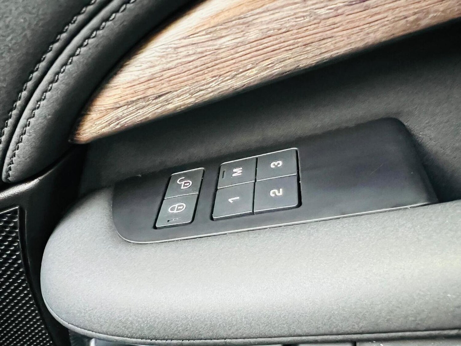 Used Land Rover Discovery 2017 for sale - 77915665: Photo 60