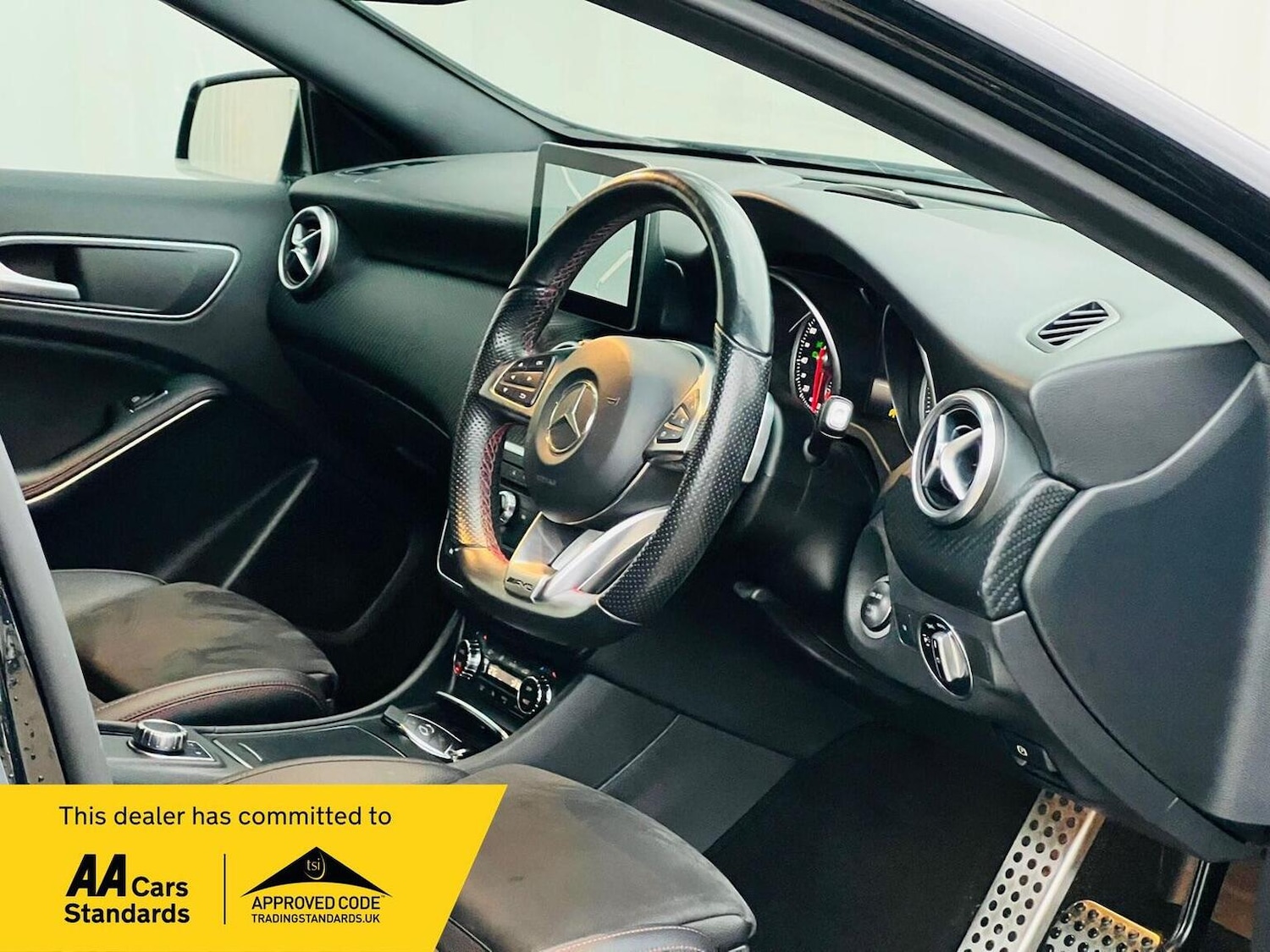 Used Mercedes-Benz A-Class 2017 for sale - 76313928: Photo 2