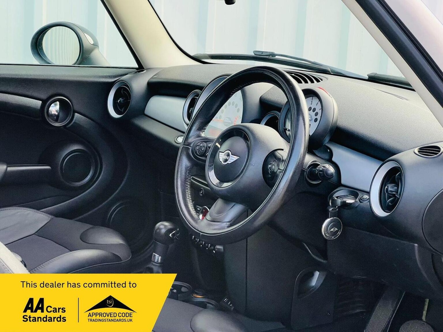 Used MINI Hatch 2013 for sale - 76863854: Photo 2