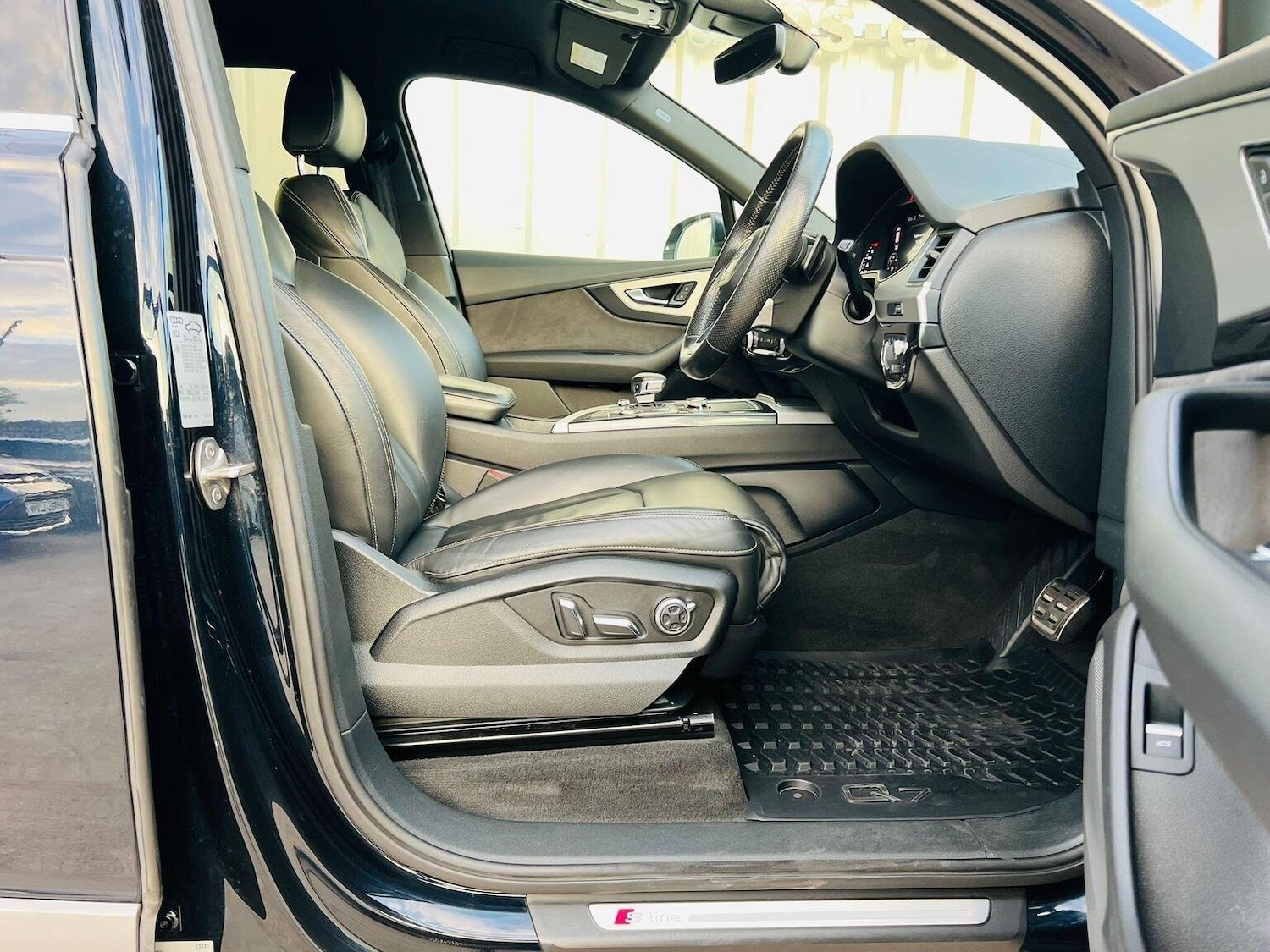 Used Audi Q7 2016 for sale - 76115598: Photo 31