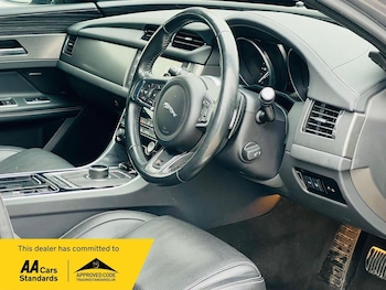 Used Jaguar XF 2016 for sale - 77400080: Photo