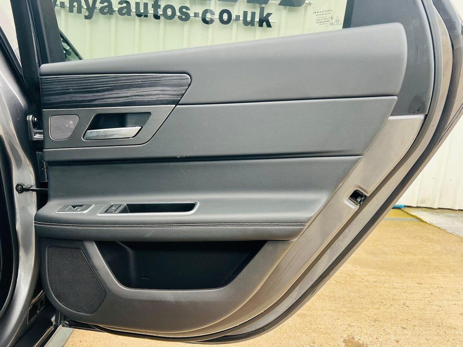 Used Jaguar XF 2016 for sale - 77400080: Photo 31