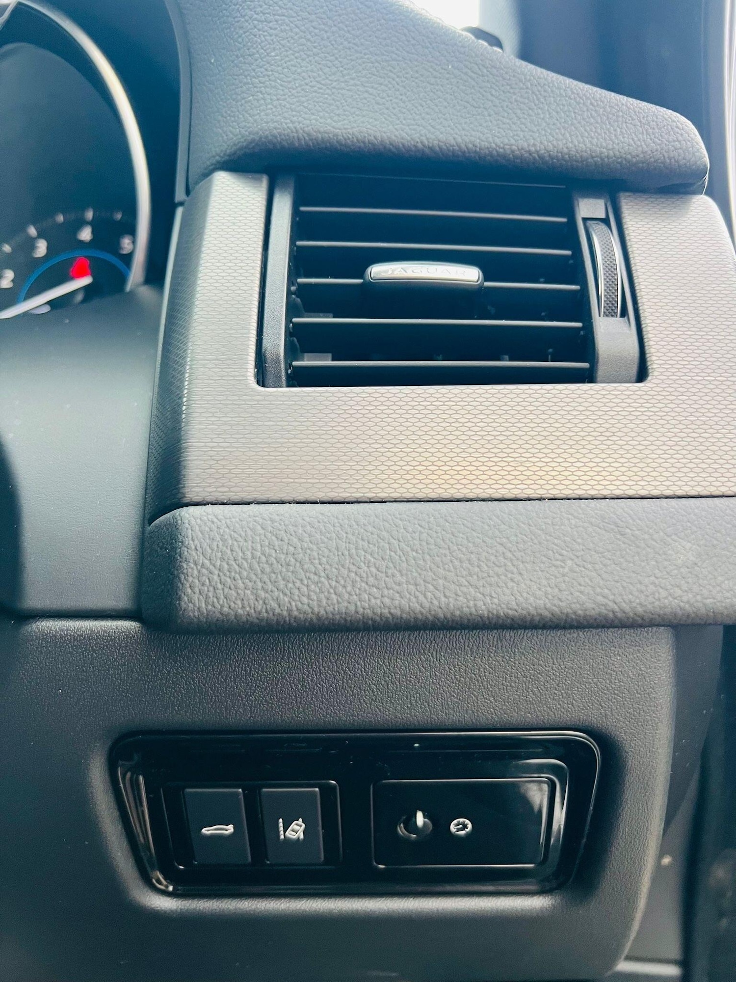 Used Jaguar XF 2016 for sale - 77400080: Photo 58