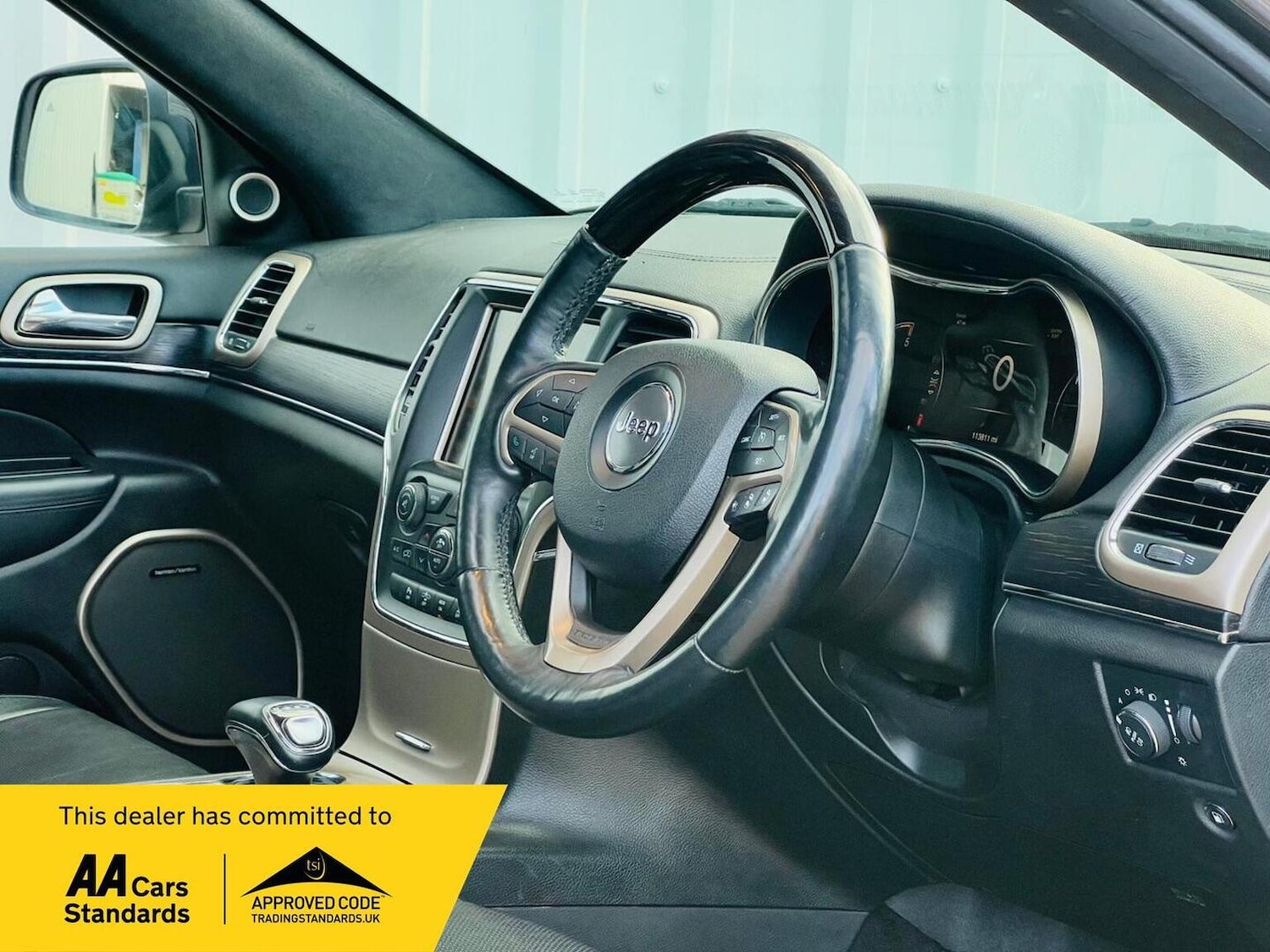 Used Jeep Grand Cherokee 2015 for sale - 76670791: Photo 2