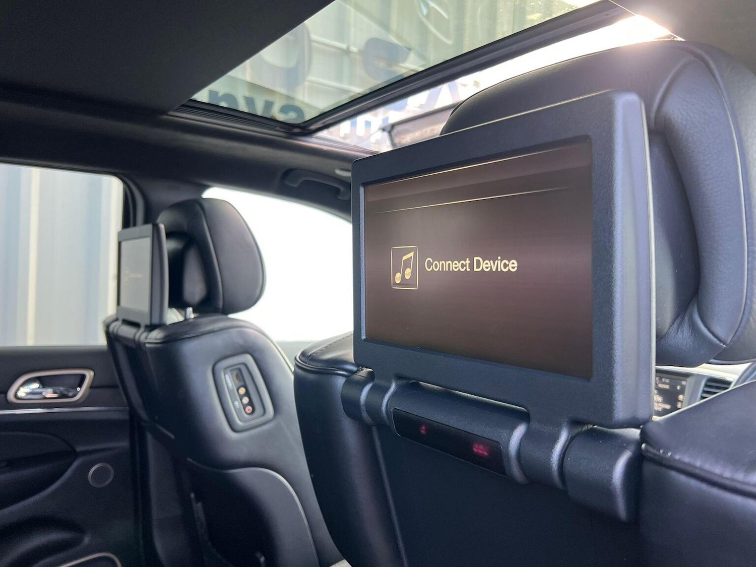 Used Jeep Grand Cherokee 2015 for sale - 76670791: Photo 29