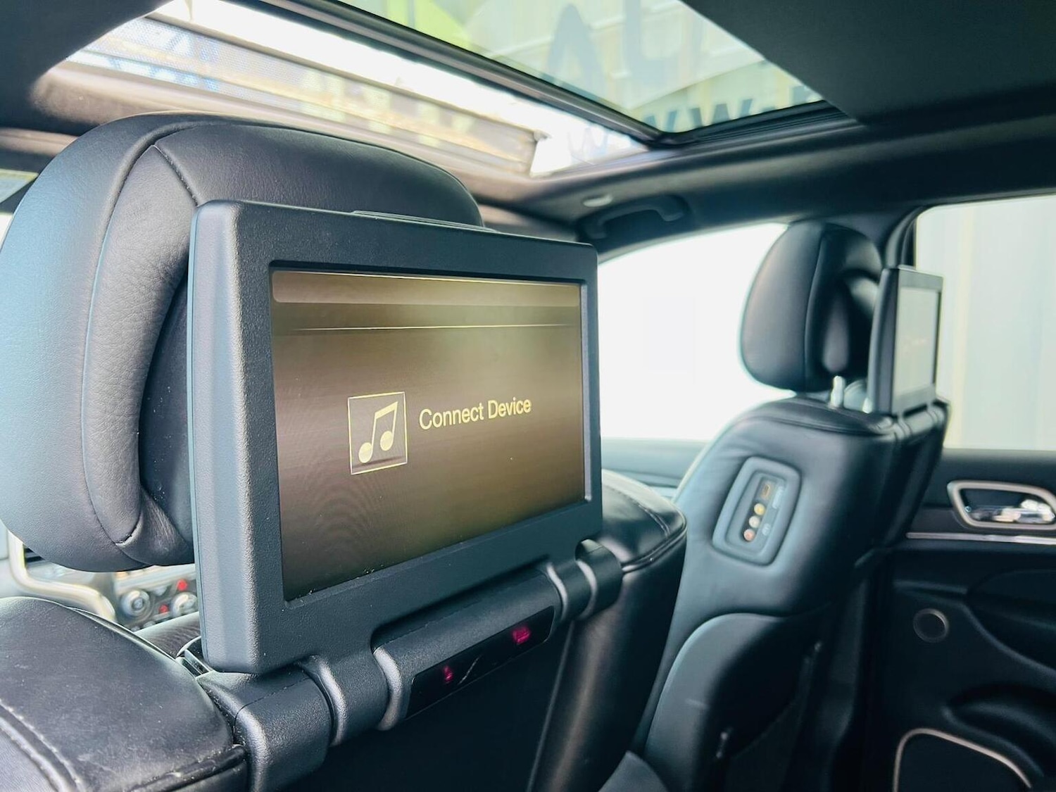 Used Jeep Grand Cherokee 2015 for sale - 76670791: Photo 30