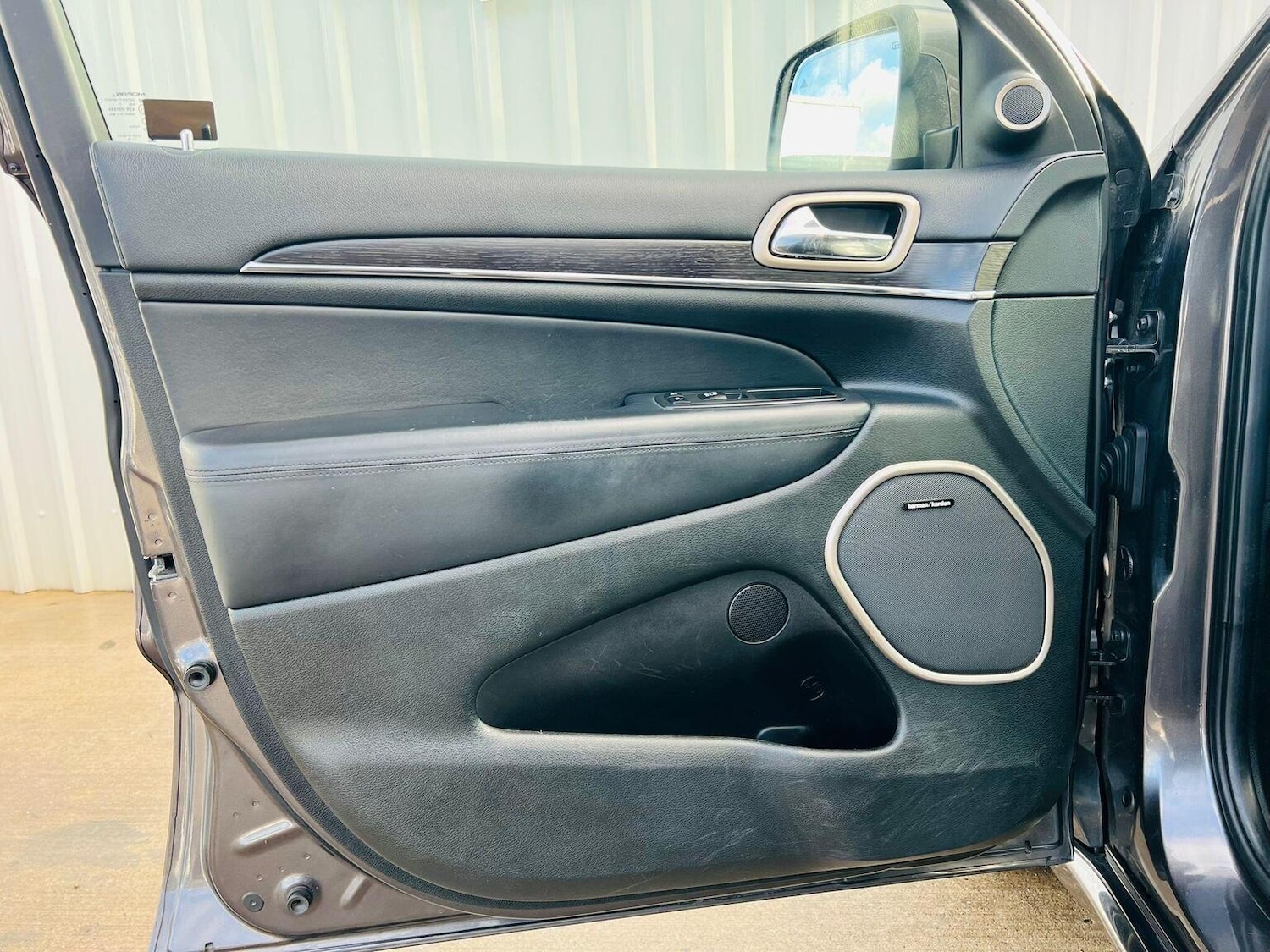 Used Jeep Grand Cherokee 2015 for sale - 76670791: Photo 36