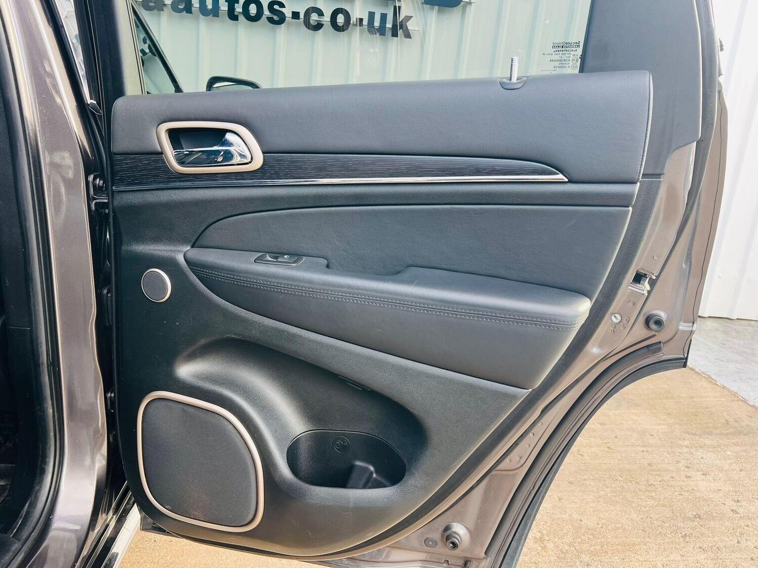 Used Jeep Grand Cherokee 2015 for sale - 76670791: Photo 39