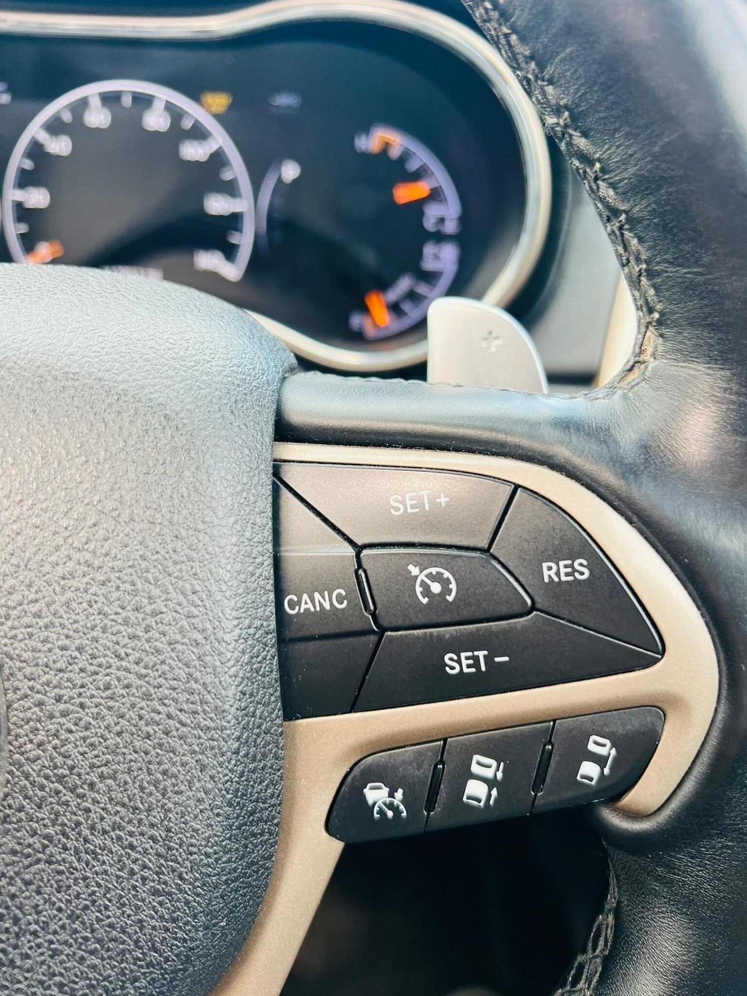 Used Jeep Grand Cherokee 2015 for sale - 76670791: Photo 43