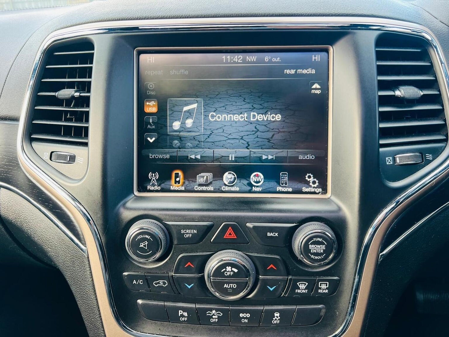 Used Jeep Grand Cherokee 2015 for sale - 76670791: Photo 54