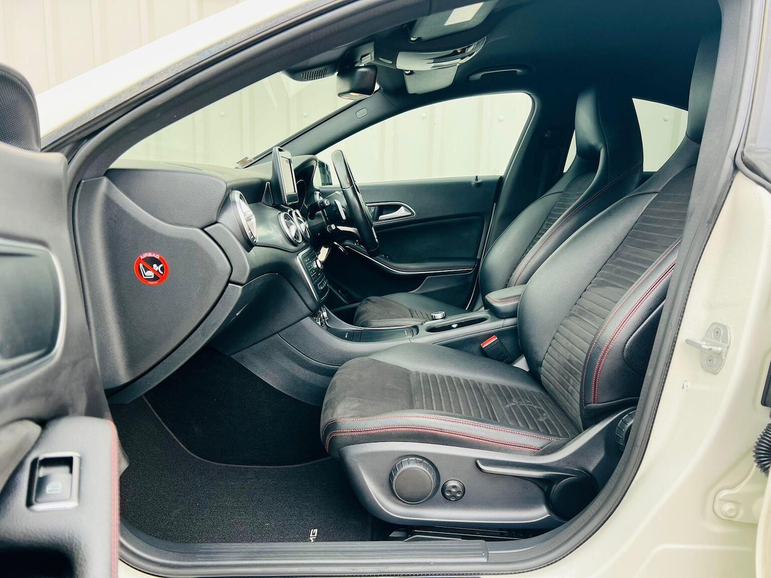 Used Mercedes-Benz CLA 2015 for sale - 76324820: Photo 31