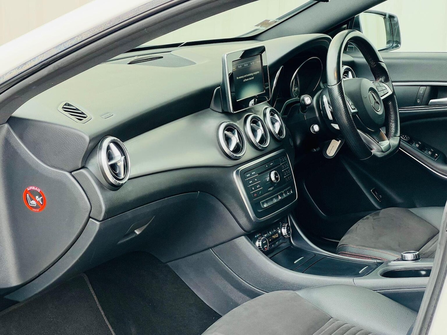 Used Mercedes-Benz CLA 2015 for sale - 76324820: Photo 42