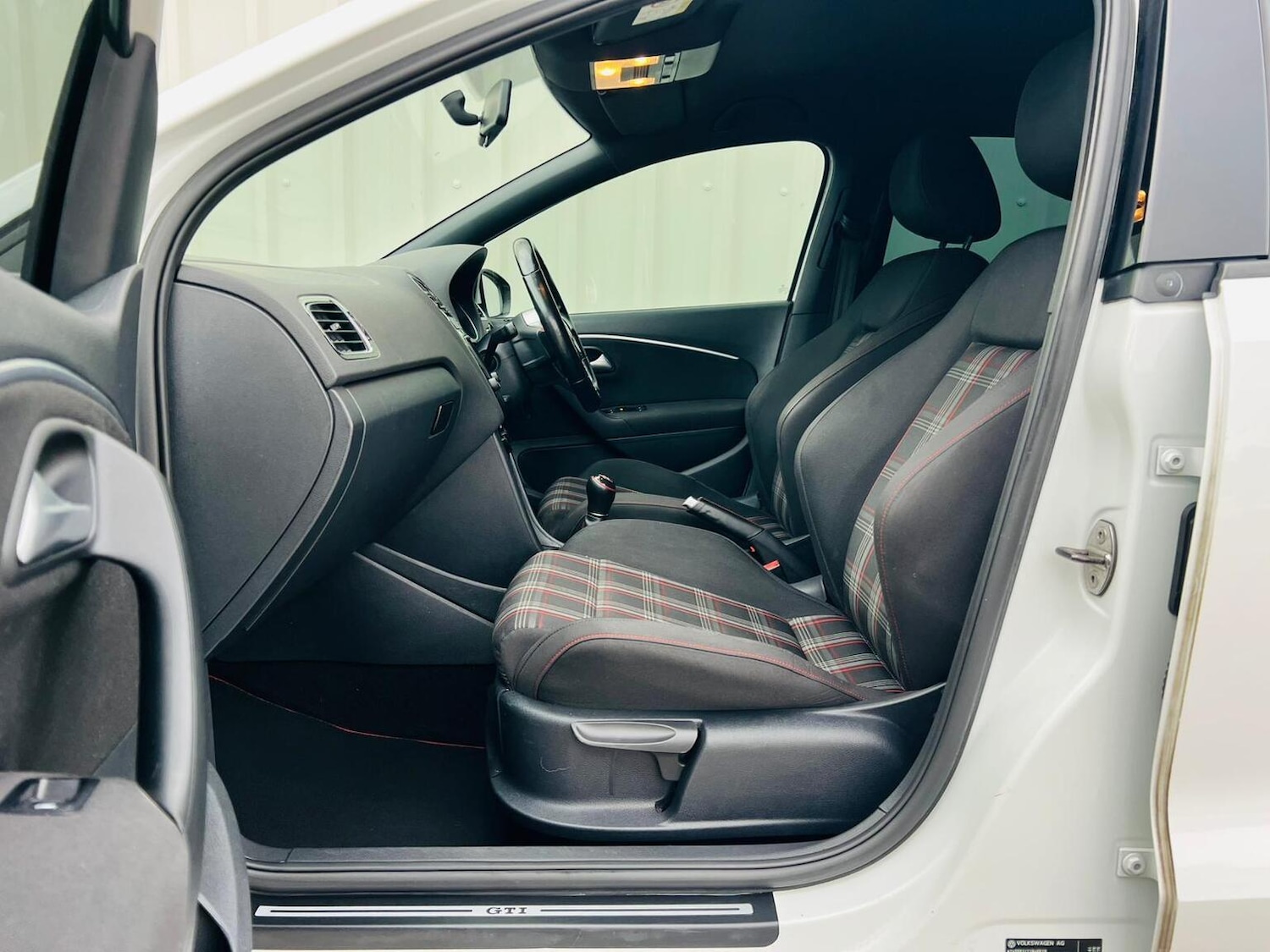 Used Volkswagen Polo 2016 for sale - 76758832: Photo 25