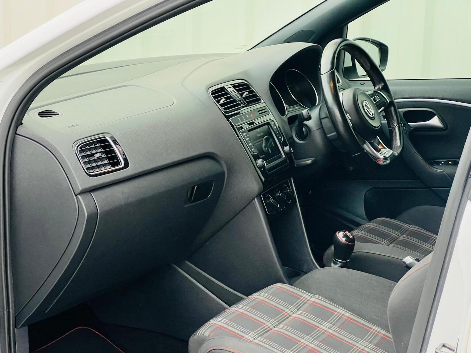 Used Volkswagen Polo 2016 for sale - 76758832: Photo 36