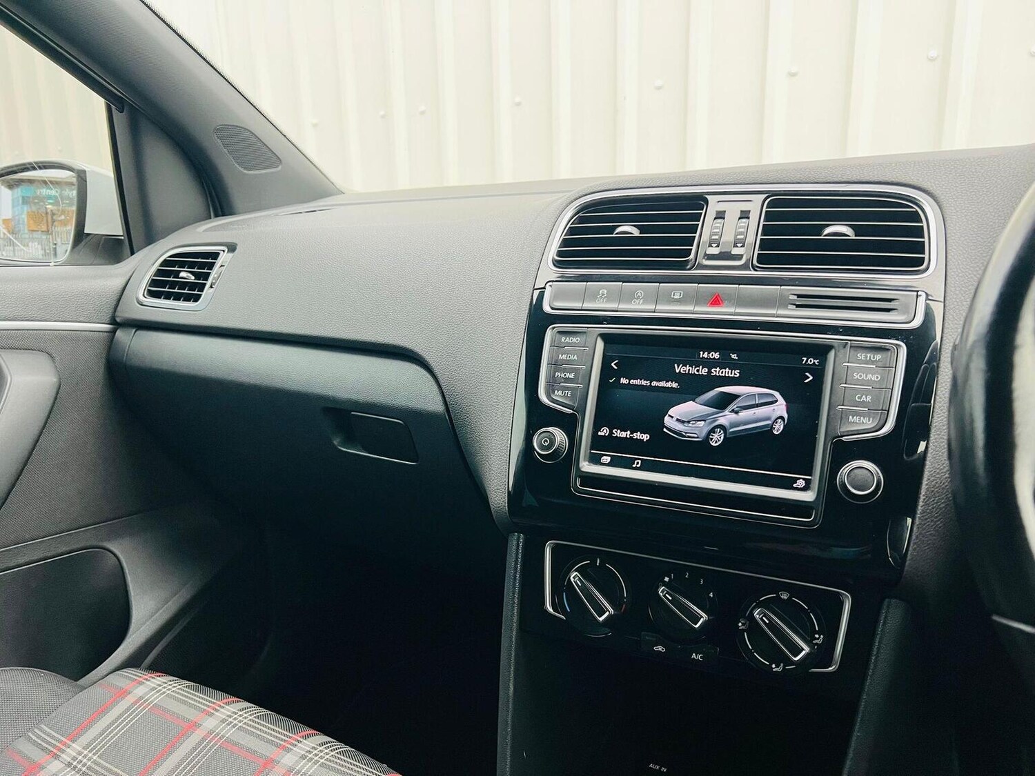 Used Volkswagen Polo 2016 for sale - 76758832: Photo 44