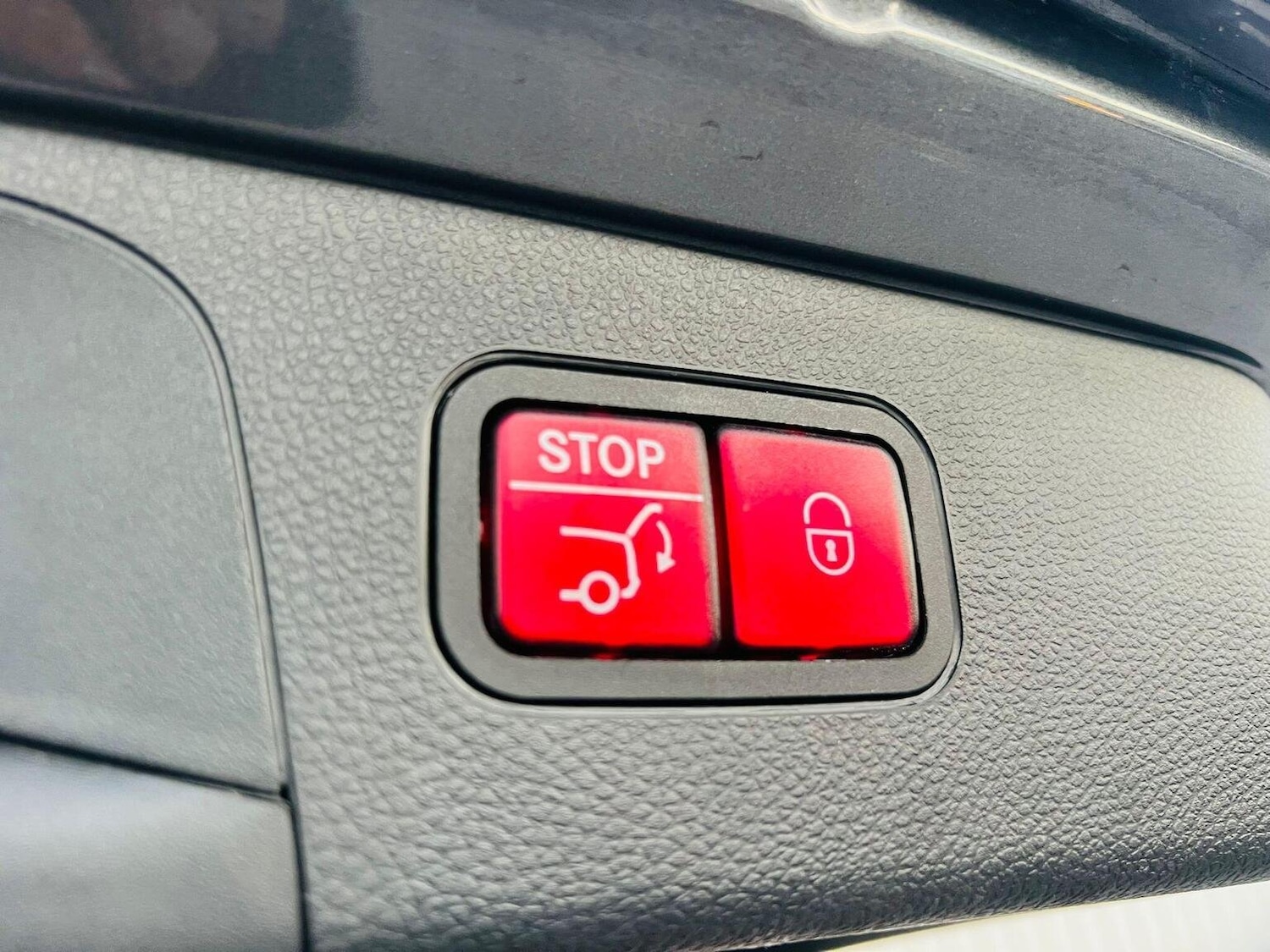 Used Mercedes-Benz GLC 2019 for sale - 76624438: Photo 78