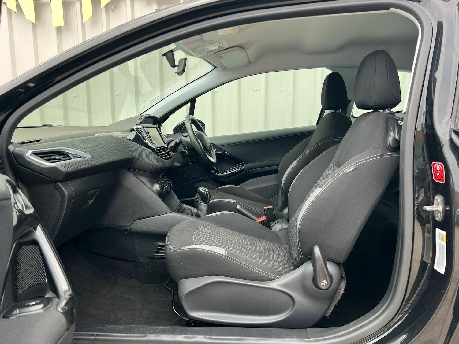 Used Peugeot 208 2015 for sale - 76293143: Photo 29