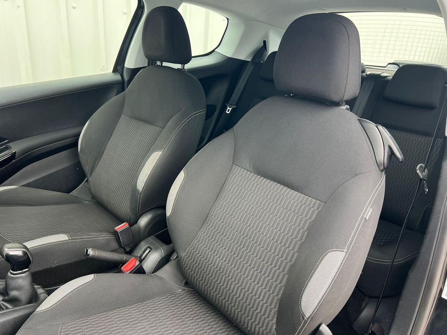 Used Peugeot 208 2015 for sale - 76293143: Photo 32