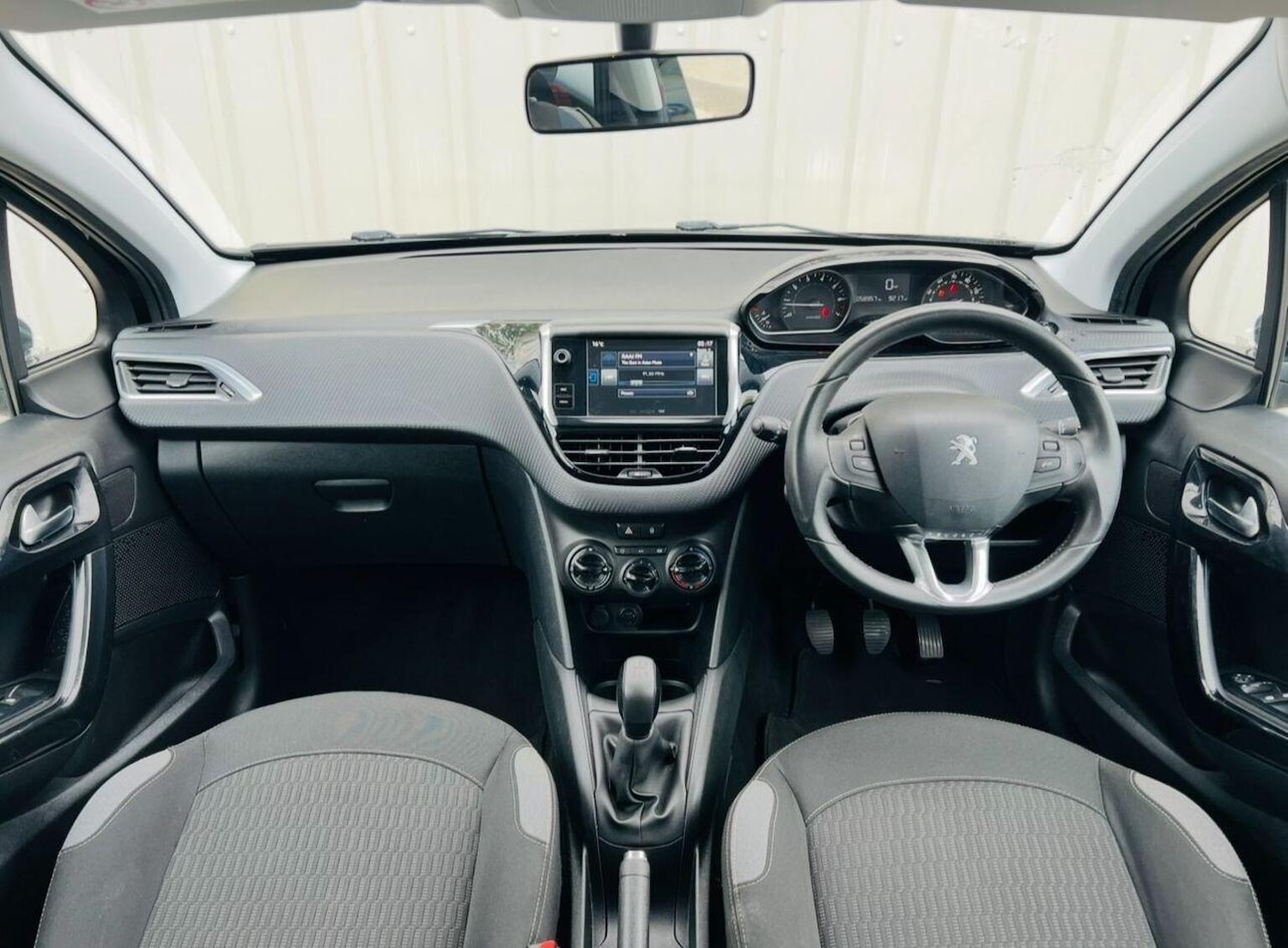 Used Peugeot 208 2015 for sale - 76293143: Photo 34