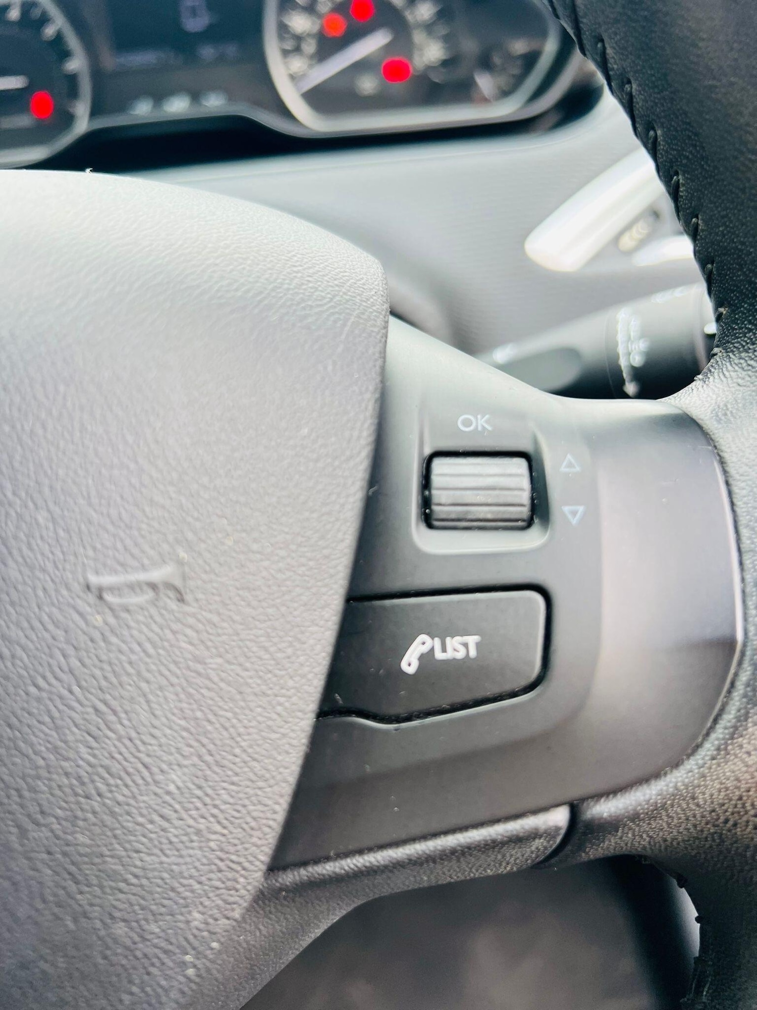 Used Peugeot 208 2015 for sale - 76293143: Photo 35