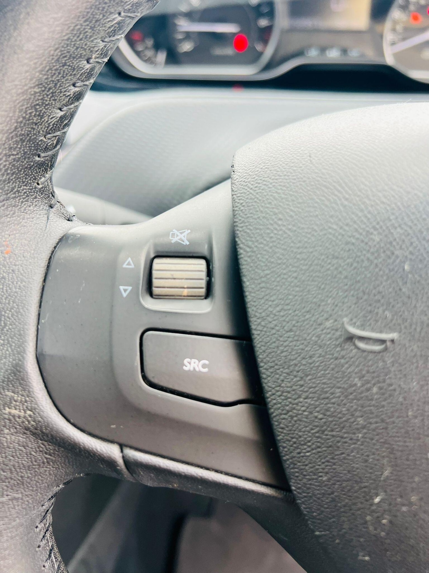 Used Peugeot 208 2015 for sale - 76293143: Photo 36