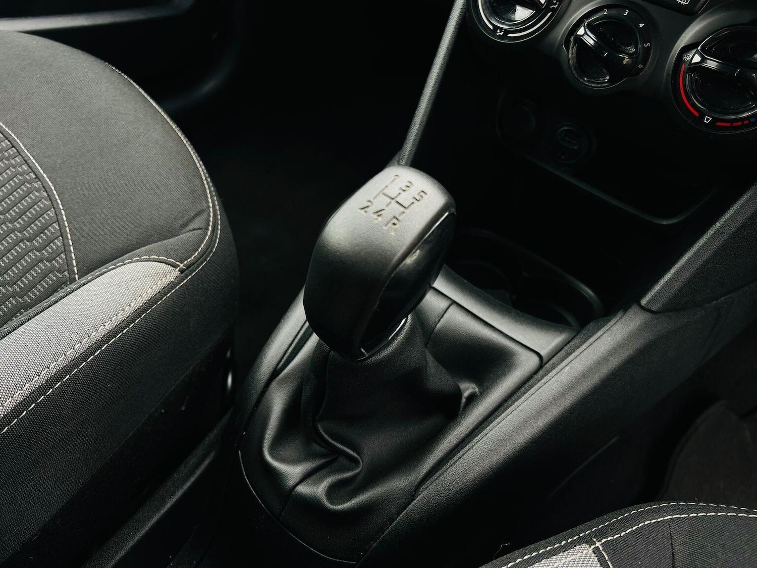 Used Peugeot 208 2015 for sale - 76293143: Photo 39