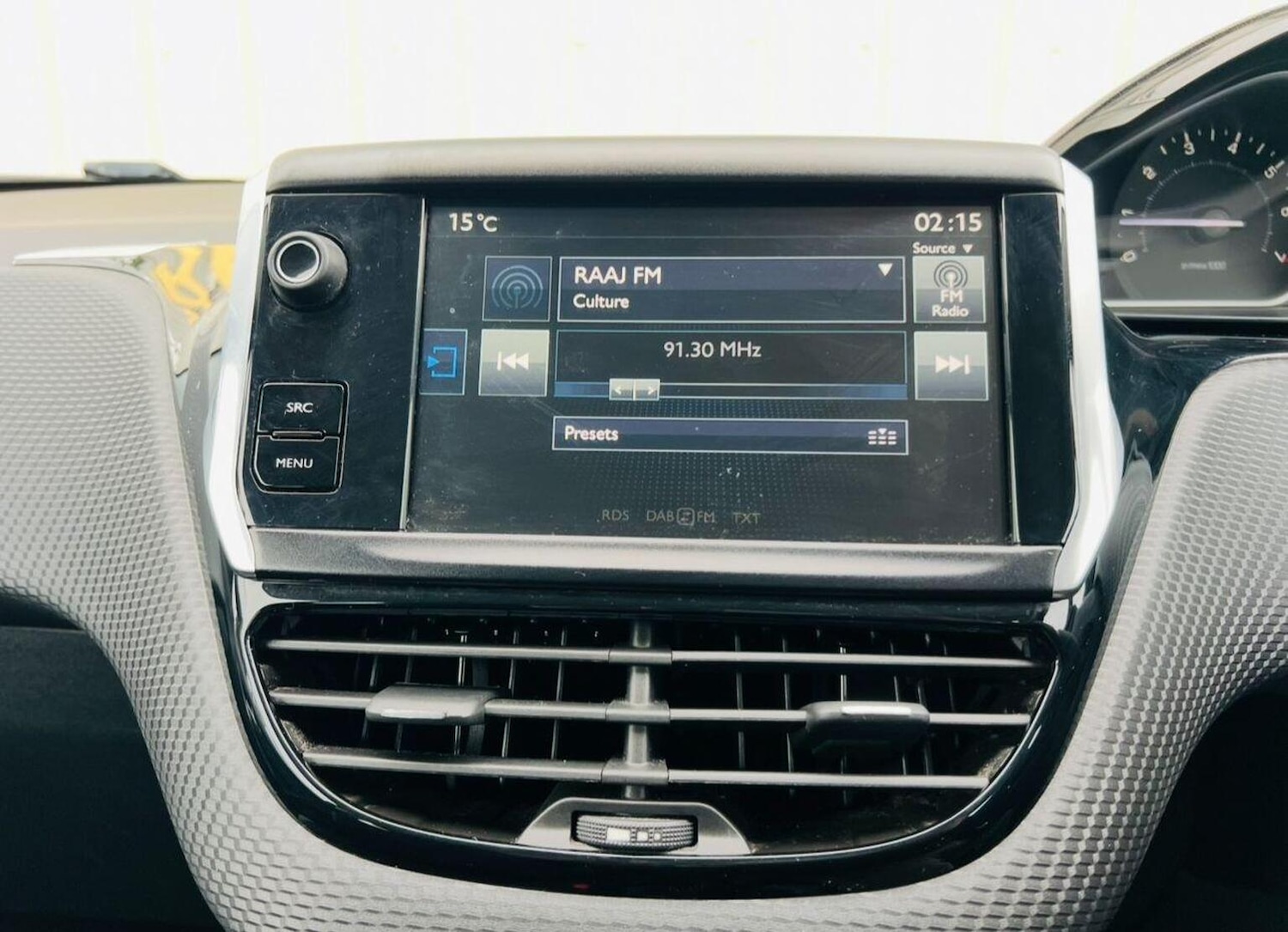 Used Peugeot 208 2015 for sale - 76293143: Photo 41