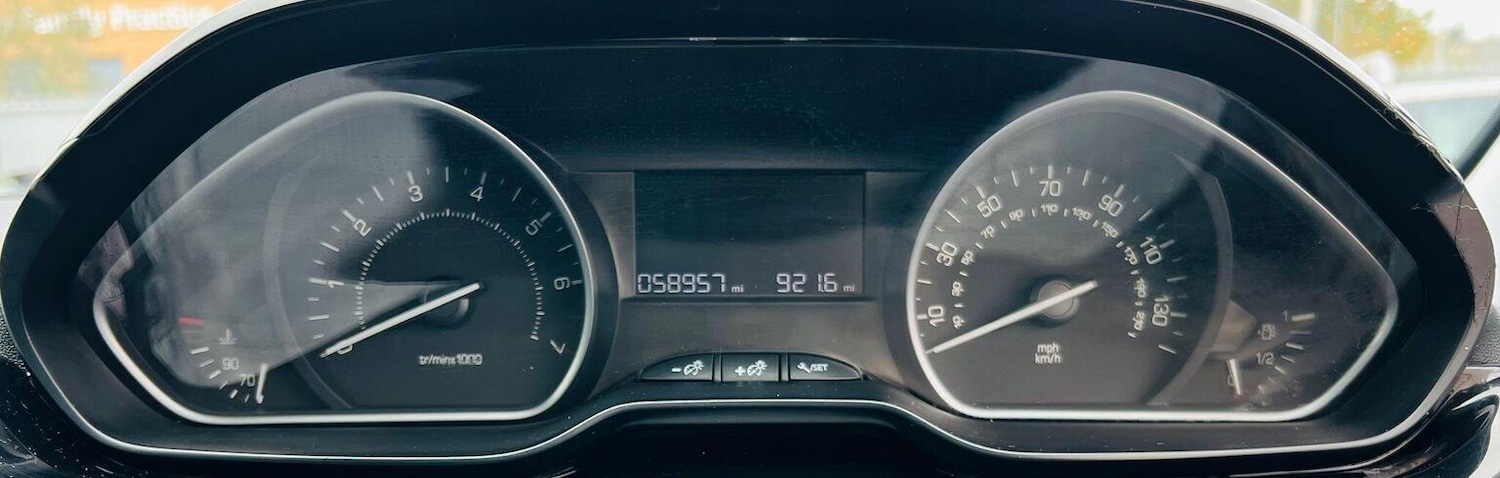 Used Peugeot 208 2015 for sale - 76293143: Photo 44