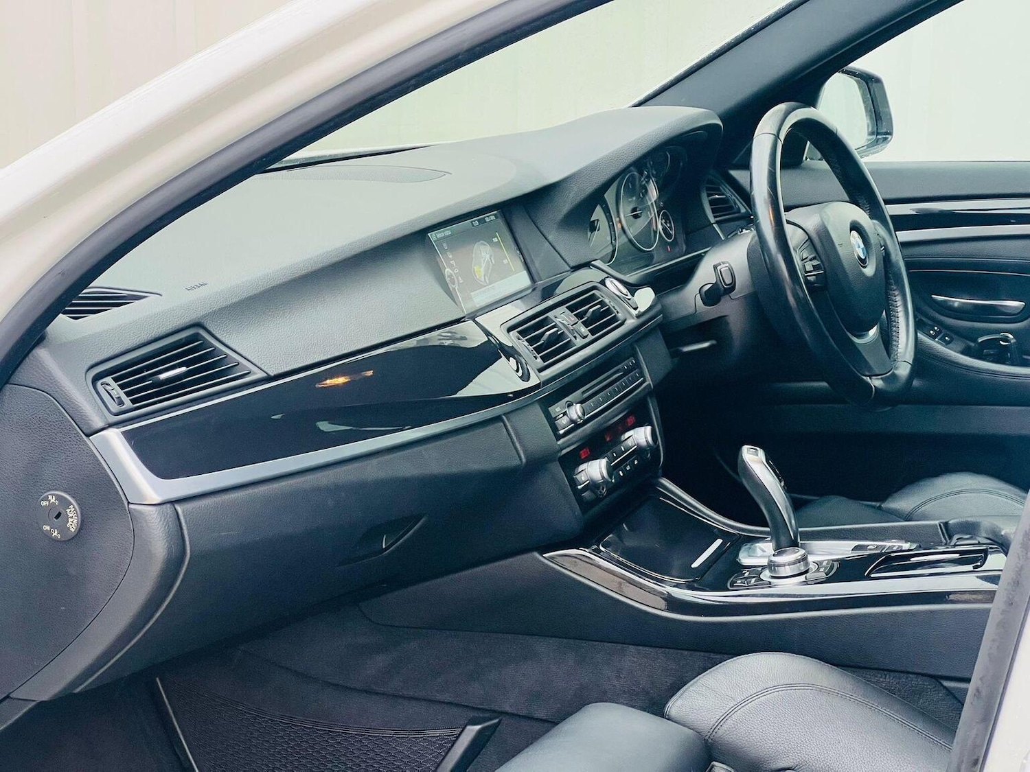 Used BMW 5 Series 2010 for sale - 76817514: Photo 42