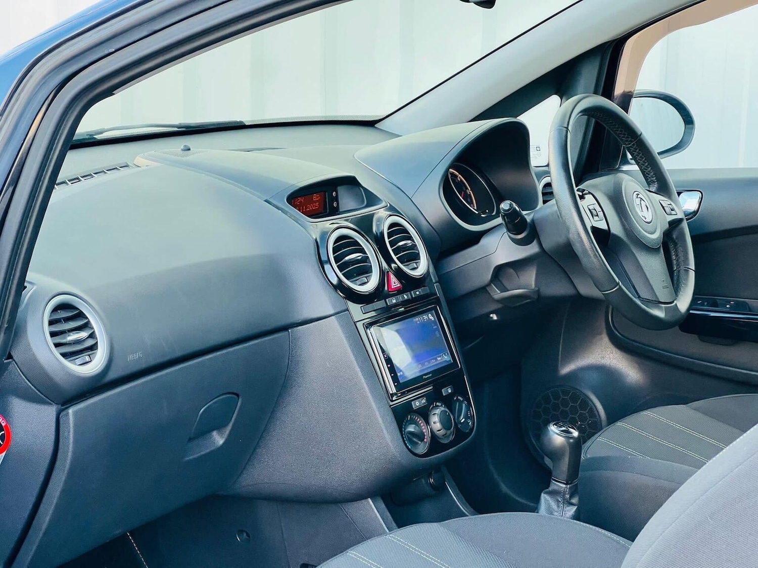 Used Vauxhall Corsa 2013 for sale - 76670755: Photo 39