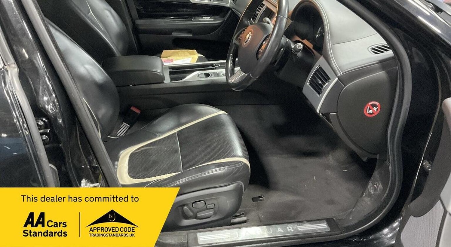 Used Jaguar XF 2012 for sale - 76817521: Photo 2