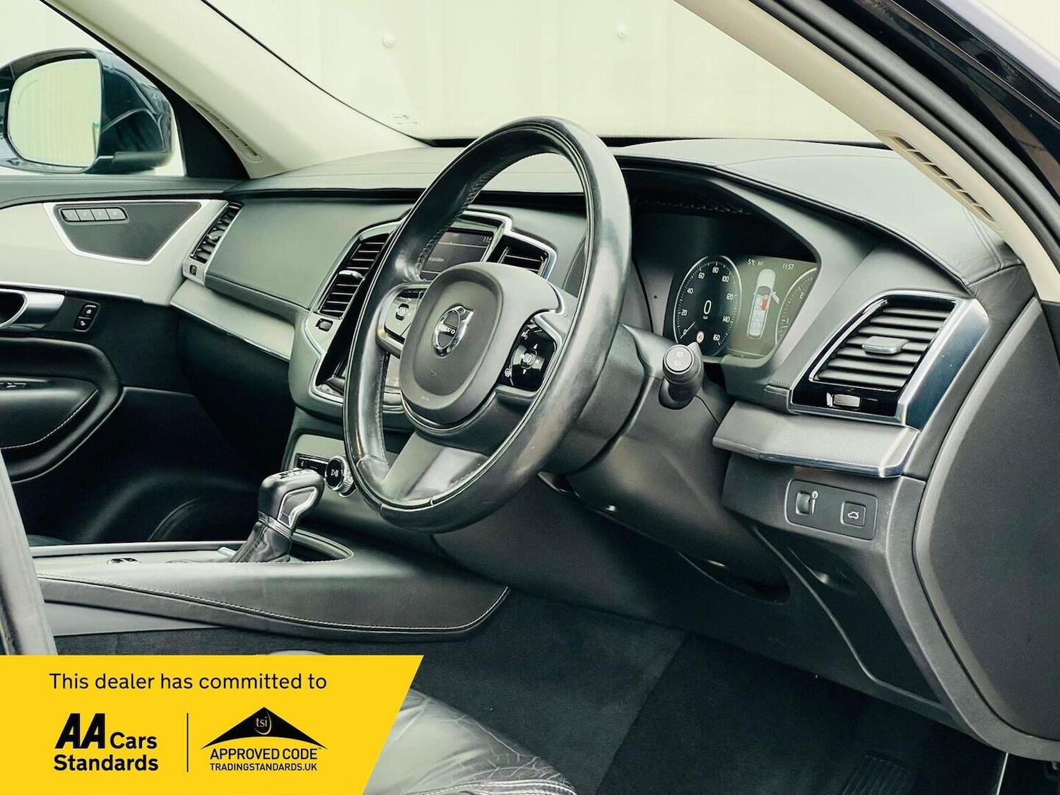 Used Volvo XC90 2015 for sale - 77595371: Photo 2