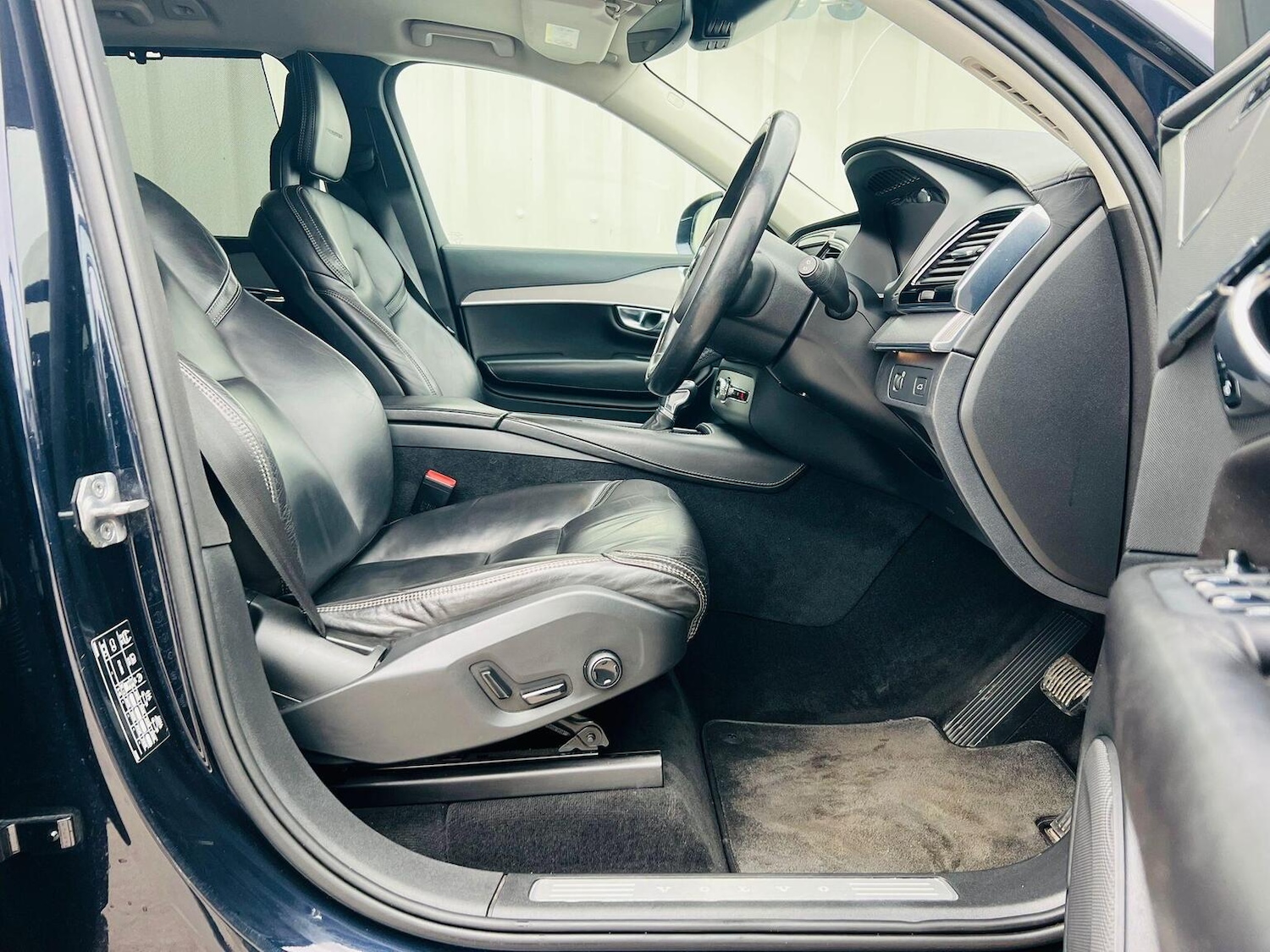 Used Volvo XC90 2015 for sale - 77595371: Photo 31