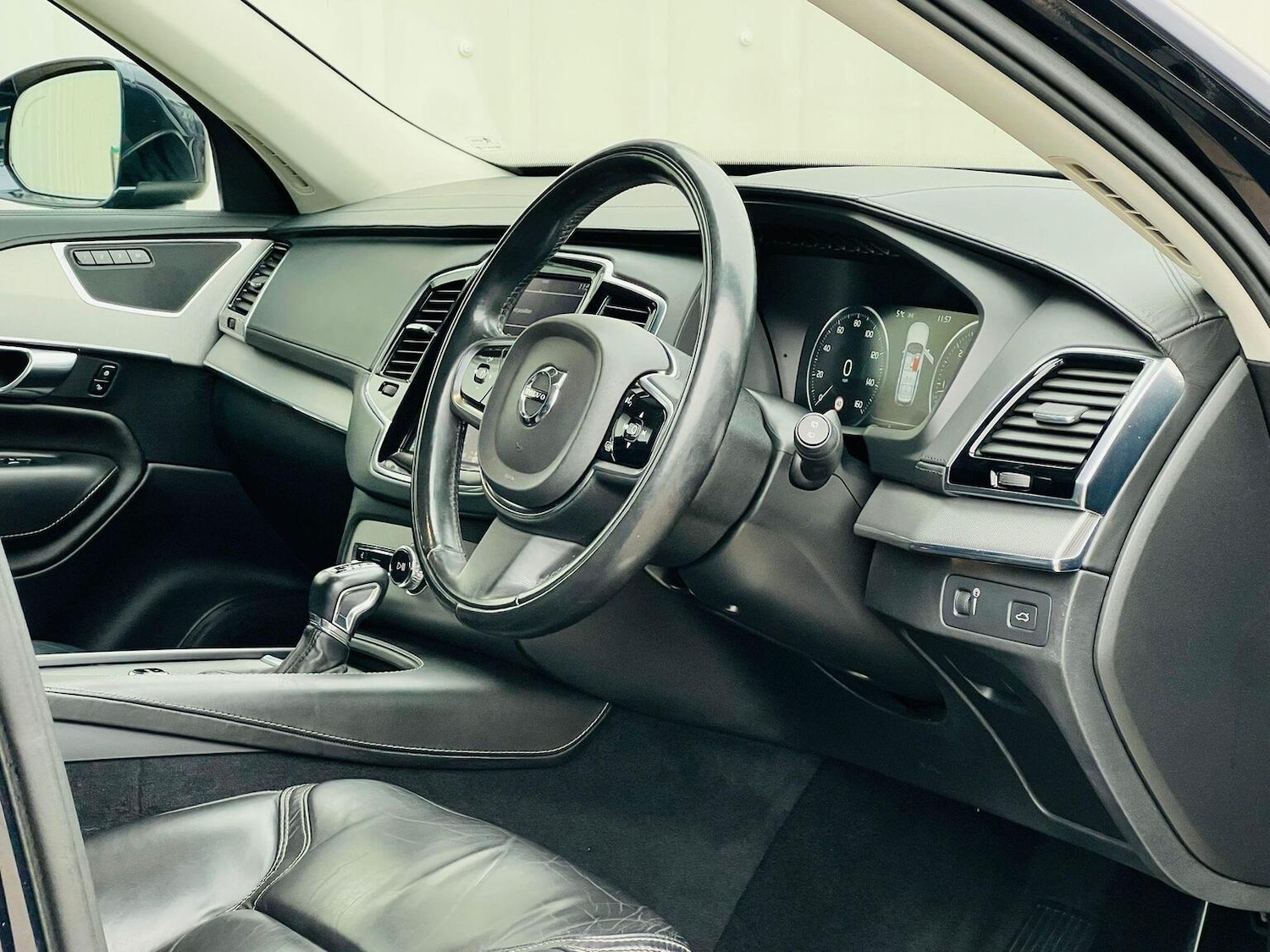 Used Volvo XC90 2015 for sale - 77595371: Photo 32