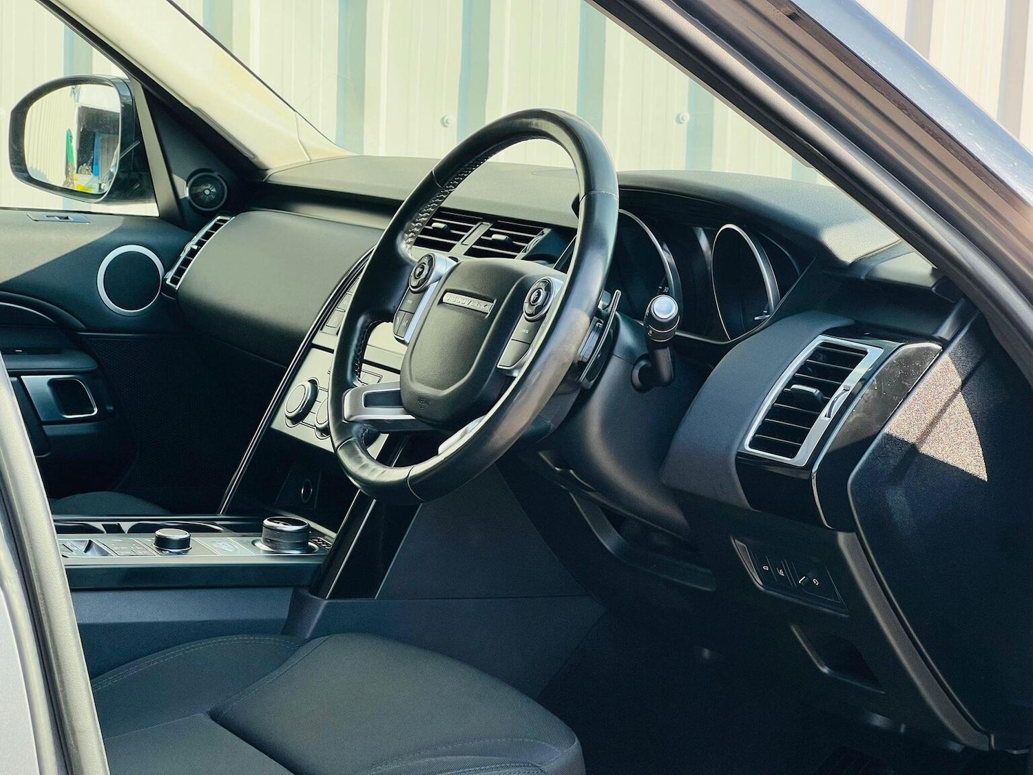 Used Land Rover Discovery 2018 for sale - 77977078: Photo 29