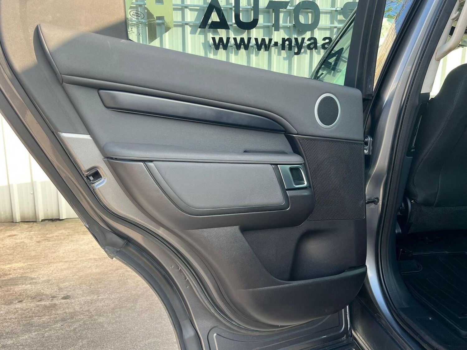 Used Land Rover Discovery 2018 for sale - 77977078: Photo 38