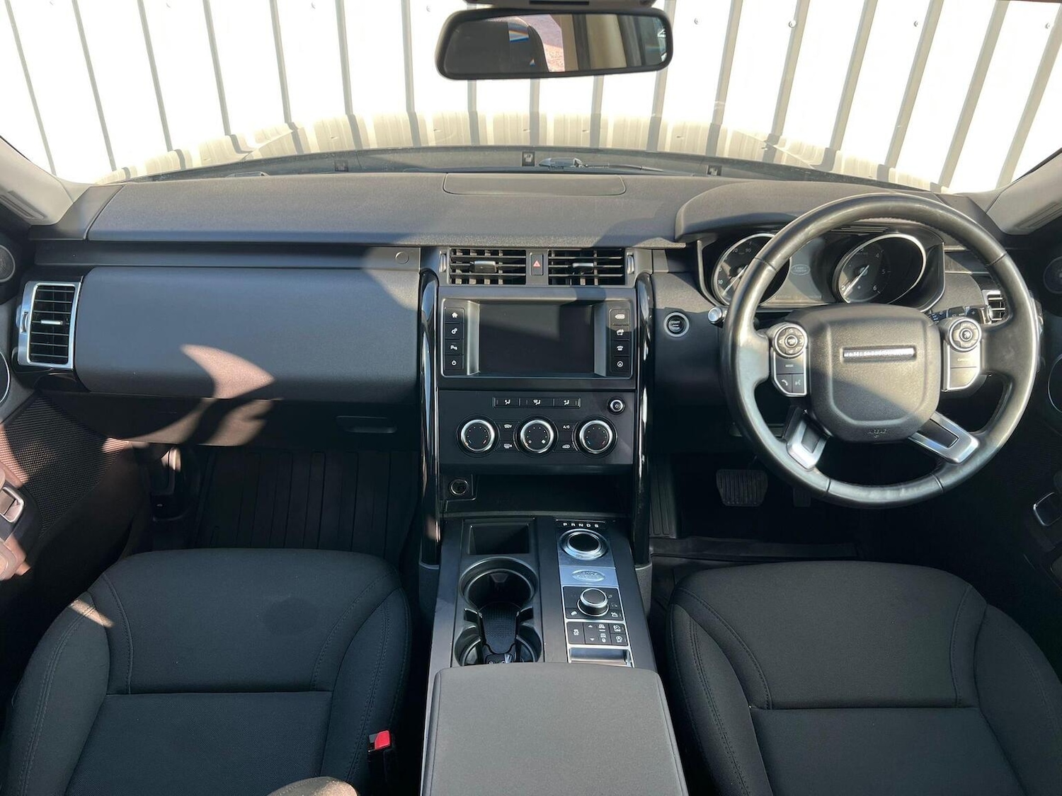 Used Land Rover Discovery 2018 for sale - 77977078: Photo 46