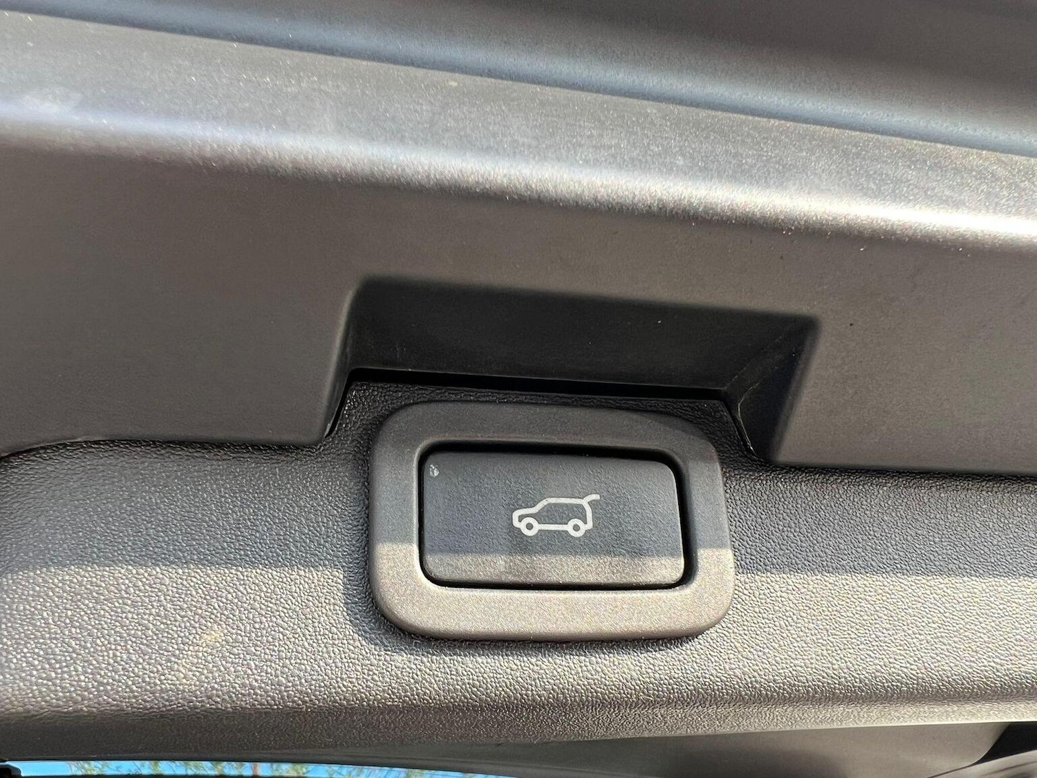 Used Land Rover Discovery 2018 for sale - 77977078: Photo 51