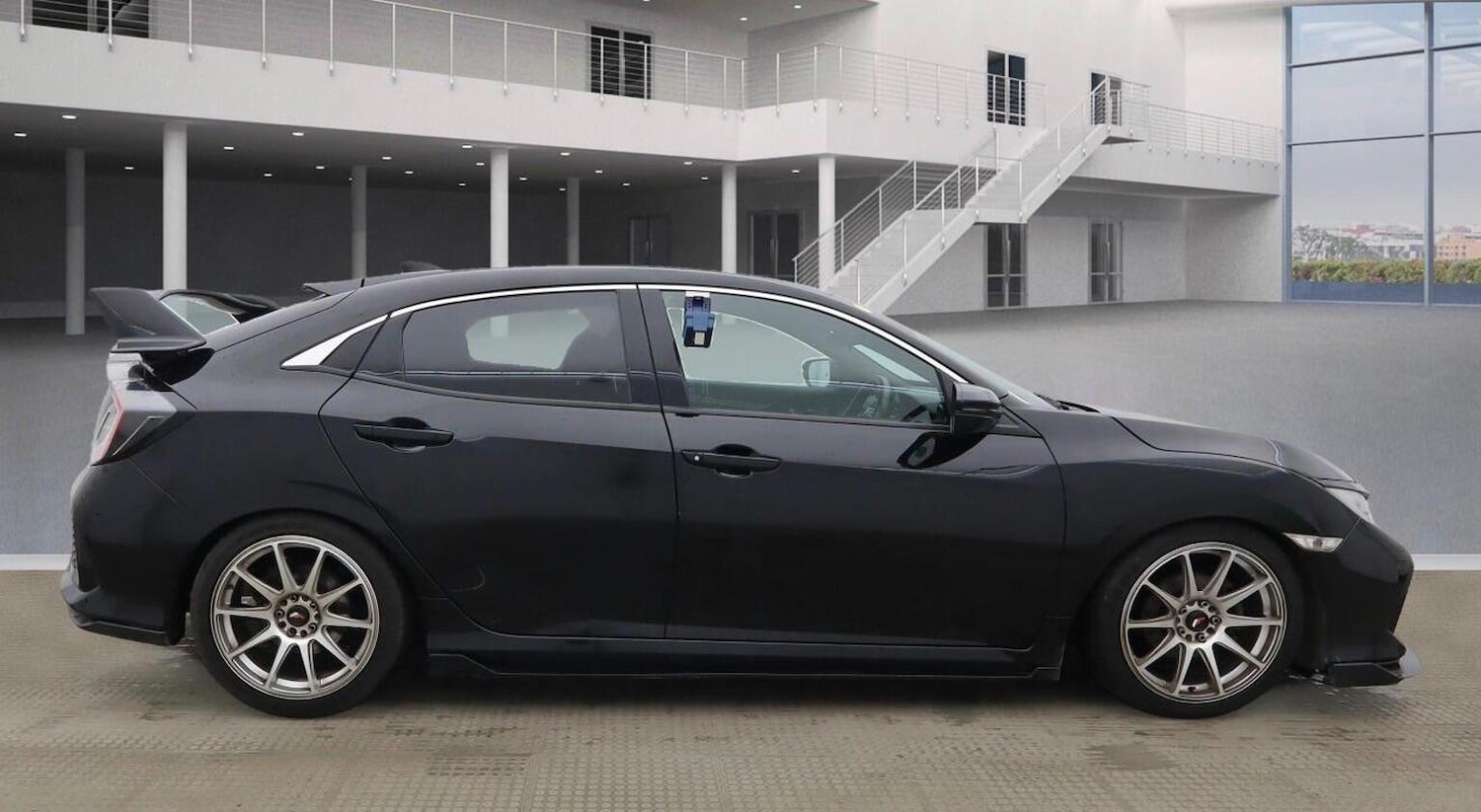 Used Honda Civic 2017 for sale - 76758817: Photo 6