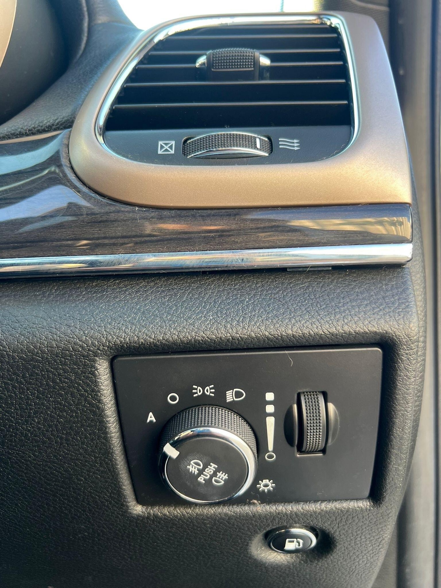 Used Jeep Grand Cherokee 2015 for sale - 77749932: Photo 58