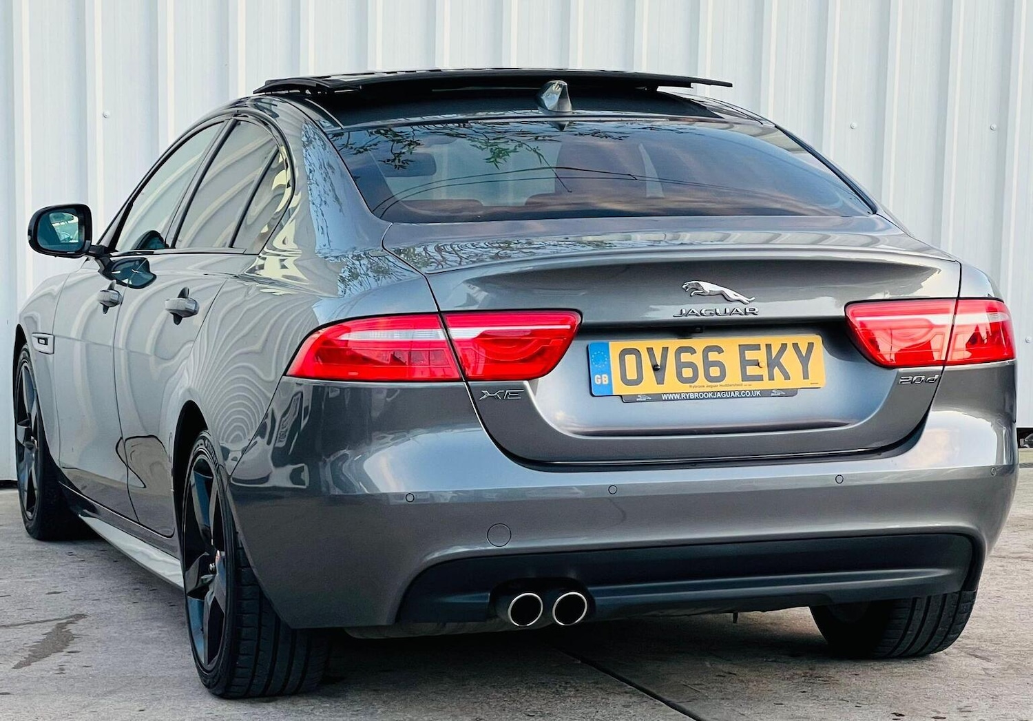 Used Jaguar XE 2016 for sale - 76631546: Photo 10