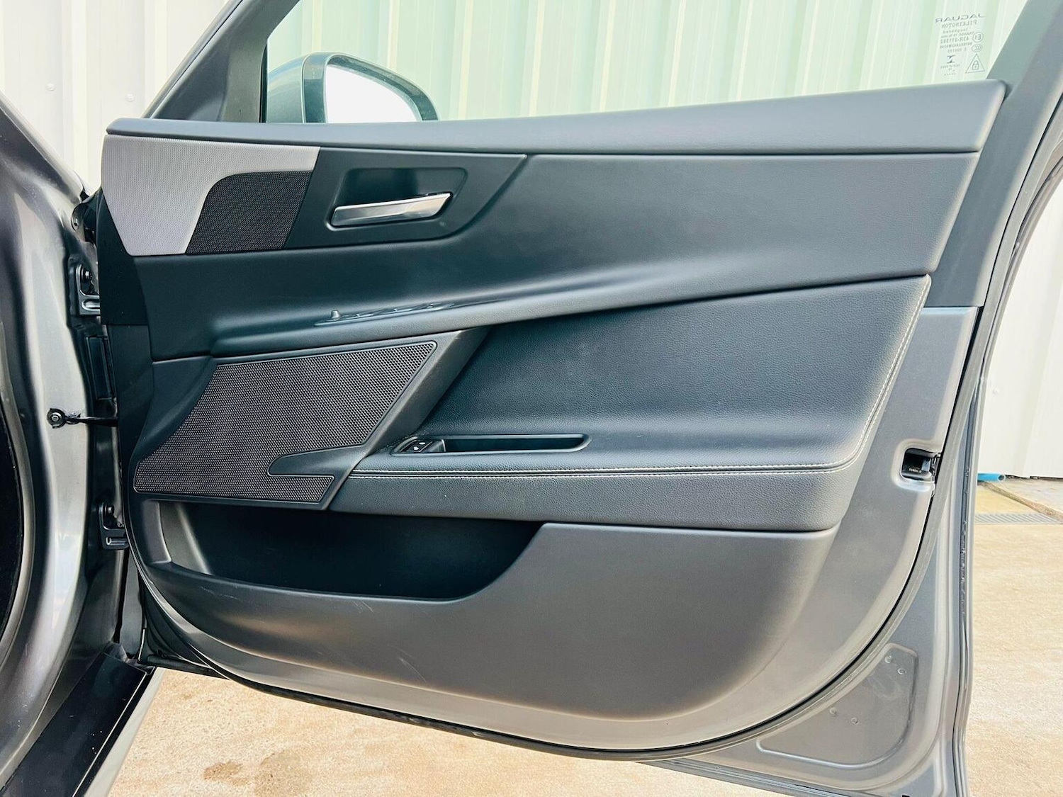 Used Jaguar XE 2016 for sale - 76631546: Photo 21