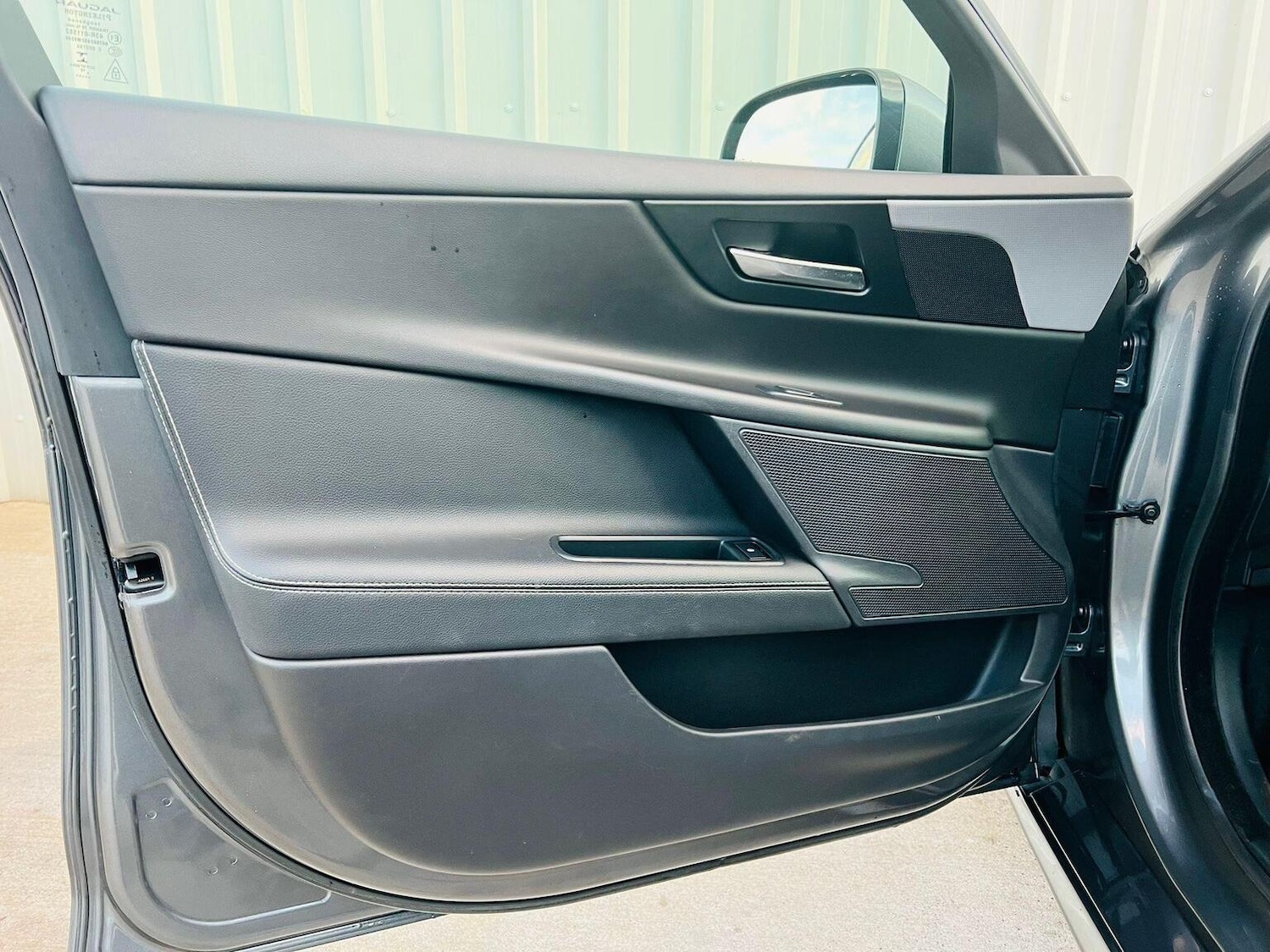 Used Jaguar XE 2016 for sale - 76631546: Photo 22