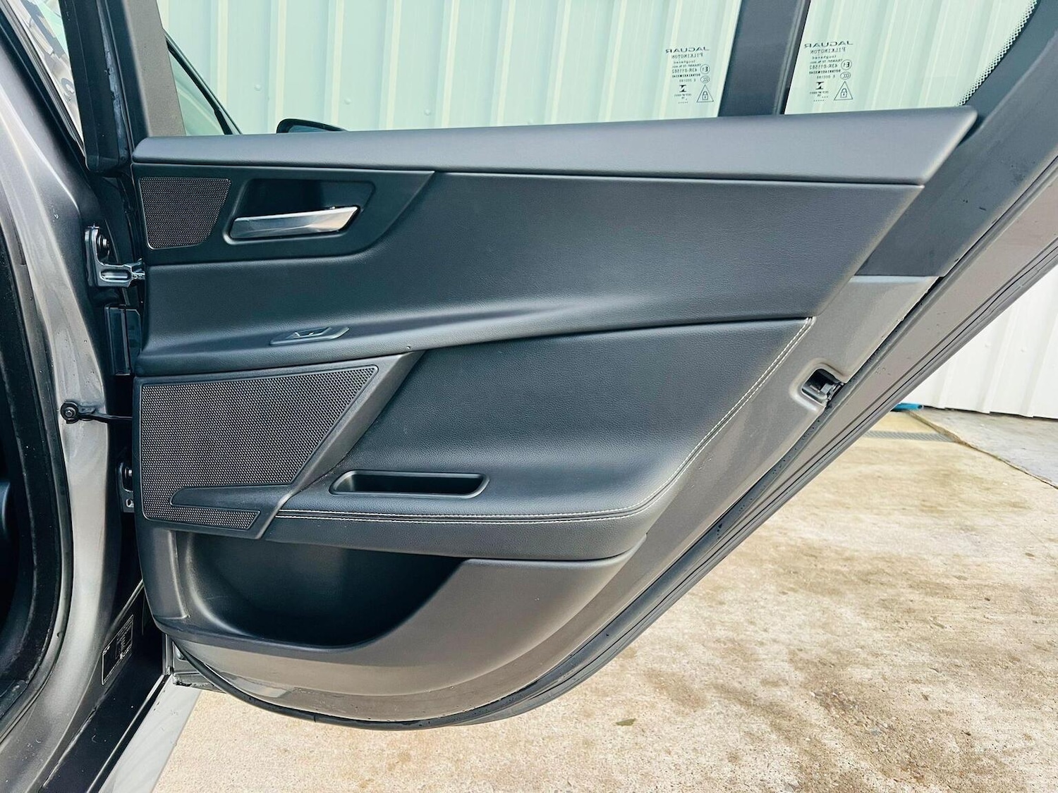 Used Jaguar XE 2016 for sale - 76631546: Photo 24